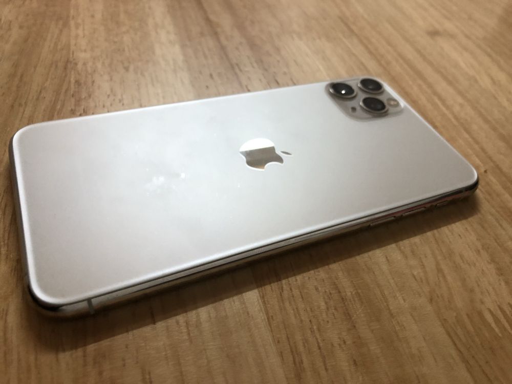 Iphone 11 pro max como novo