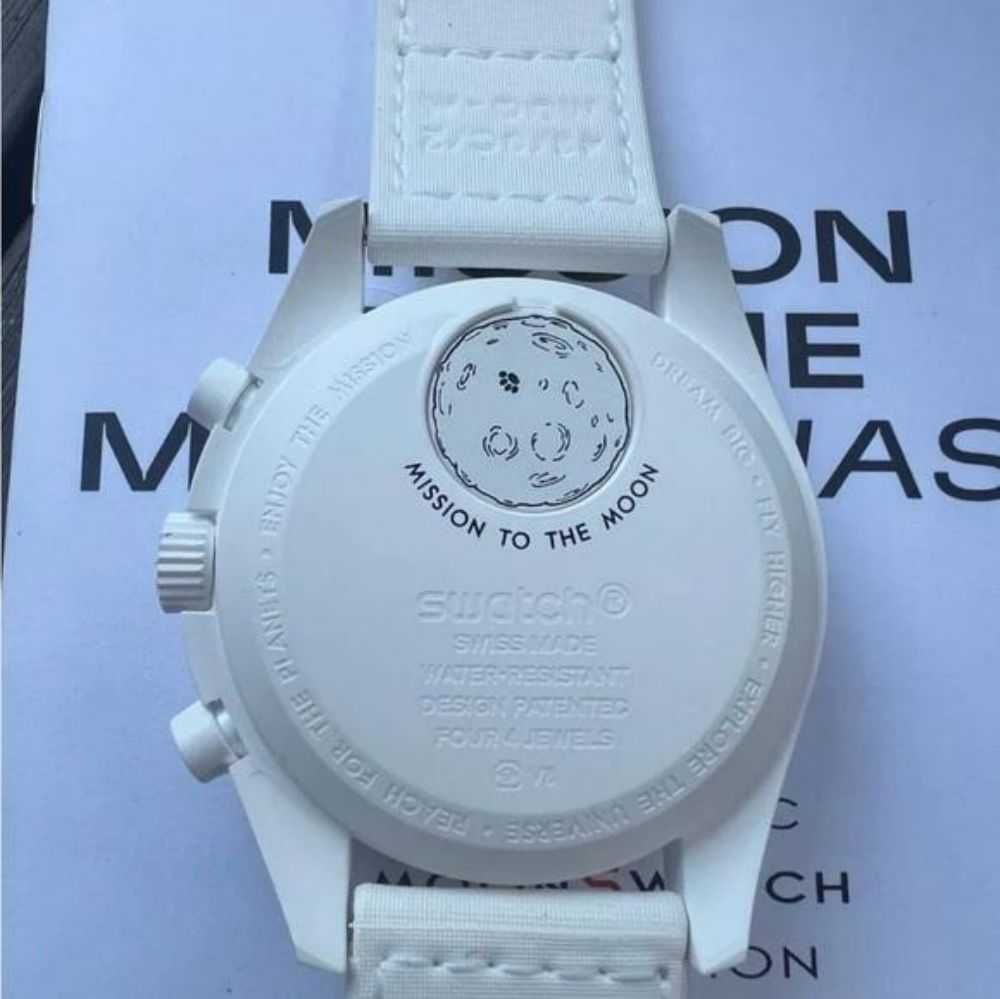 Omega x Swatch Snoopy: Limitowany SO33W700 Moonphase