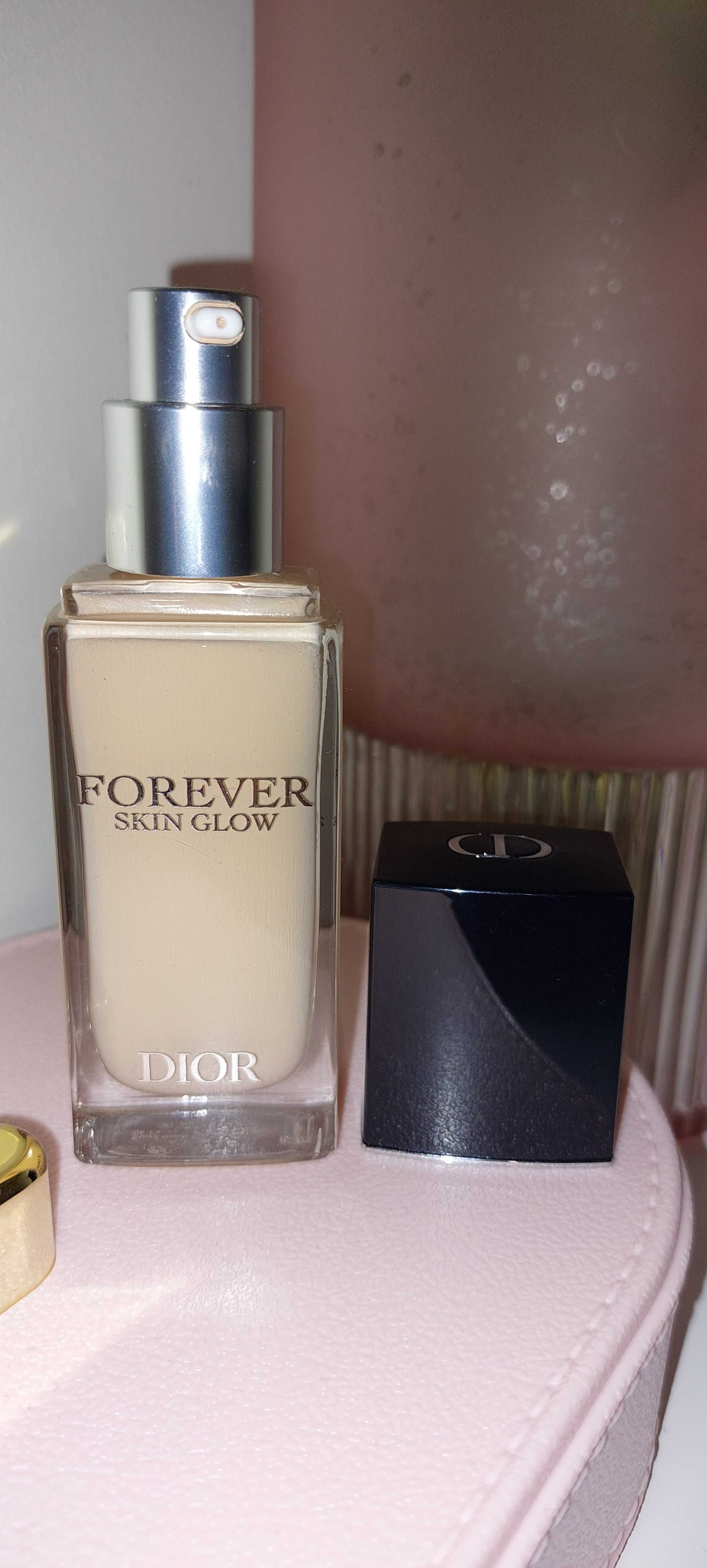 Podkład fluid Dior Forever Skin Glov Kolor 0,5N