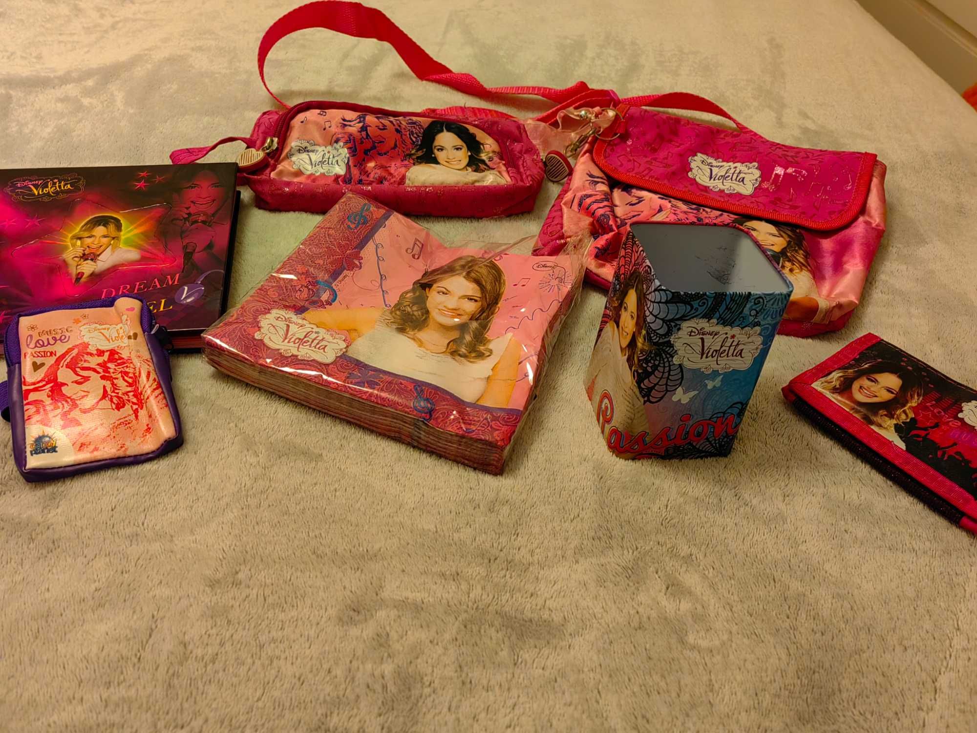 Violetta, Disney, zestaw gadżetów