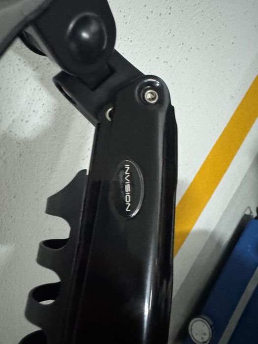 Suporte de monitor articulado