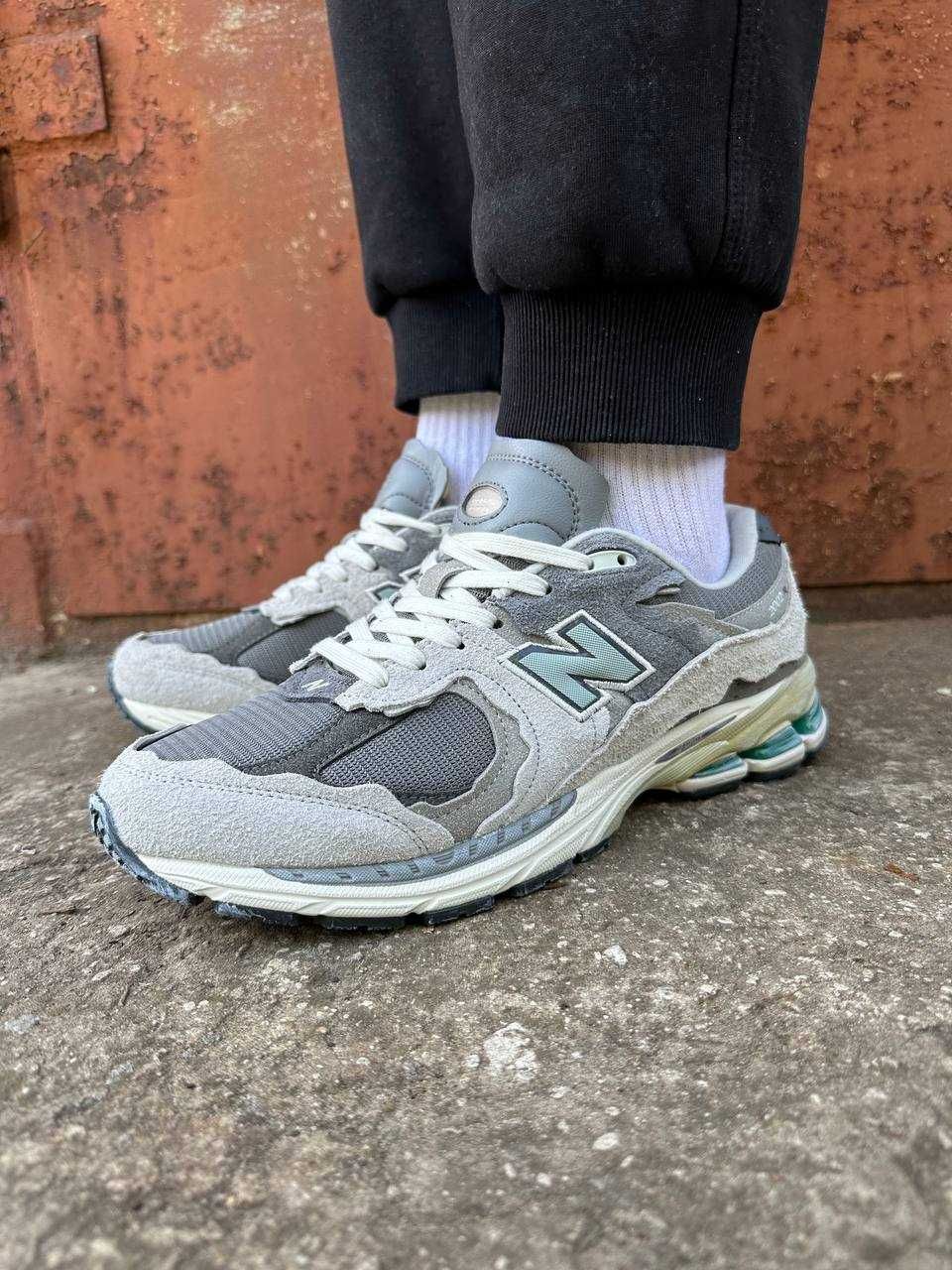 Кросівки New Balance 2002r