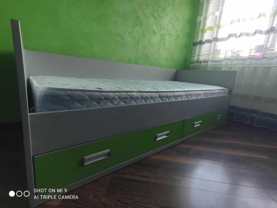 Продам ліжко з матрасом