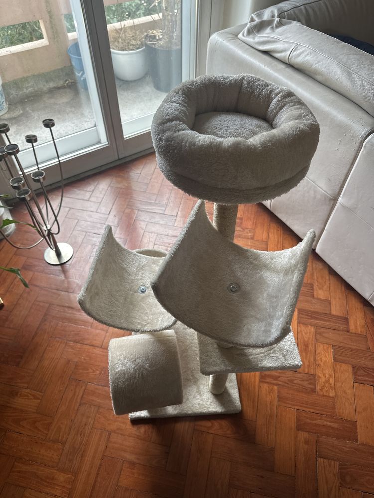 Arranhador / Torre de plataformas para gatos