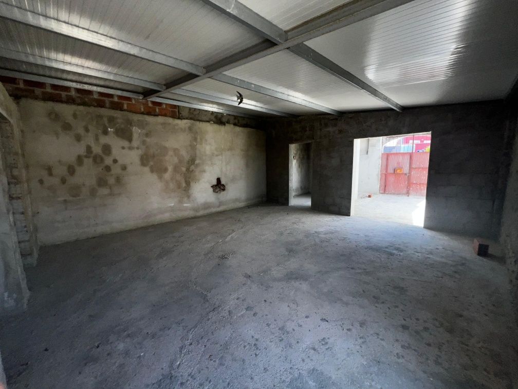 Moradia T3+1 em Construção – Privacidade, Conforto e Espaço Exterior,