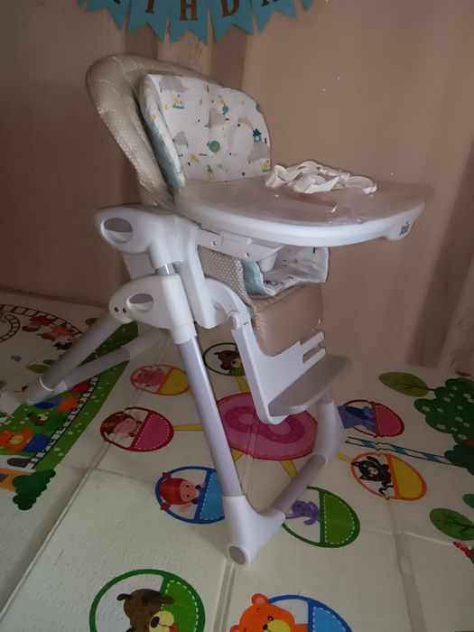 Стільчик для годування Joie Mimzy LX
 сидіння виготовлено