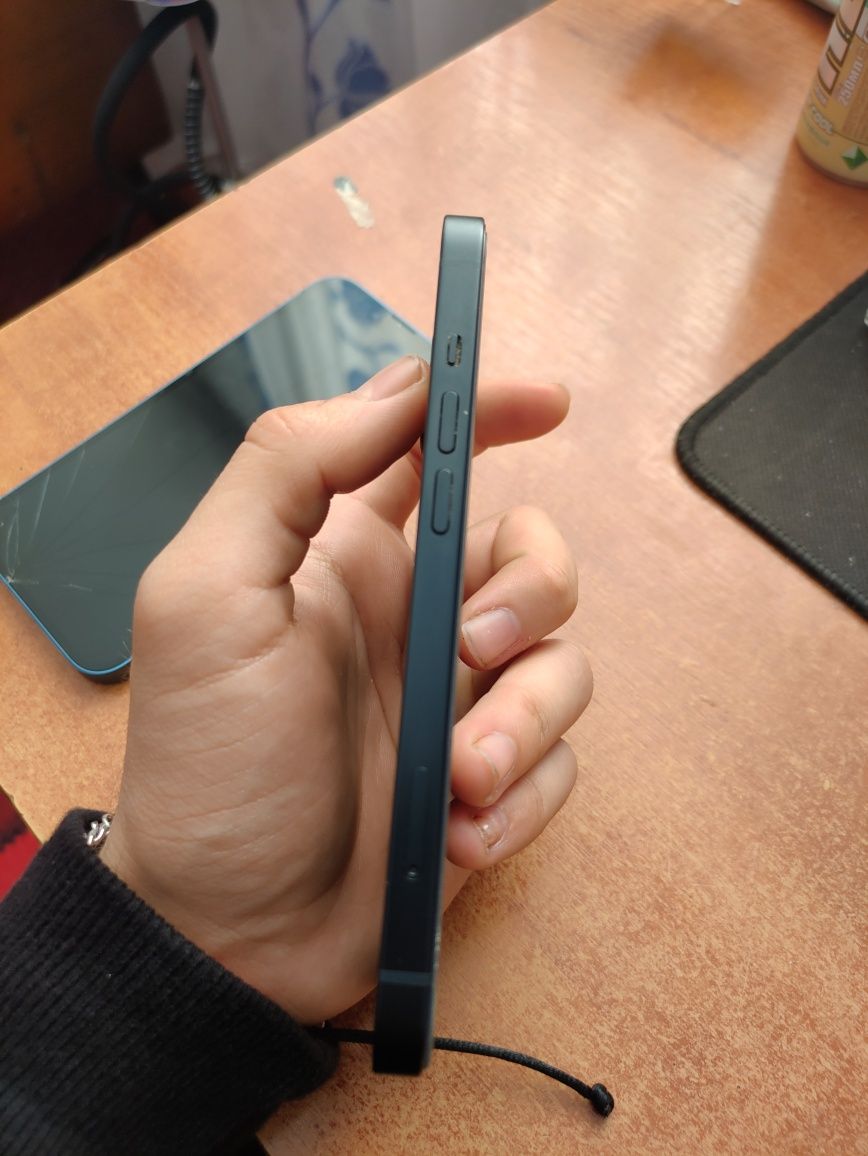 iPhone 13 256Gb, на запчастини