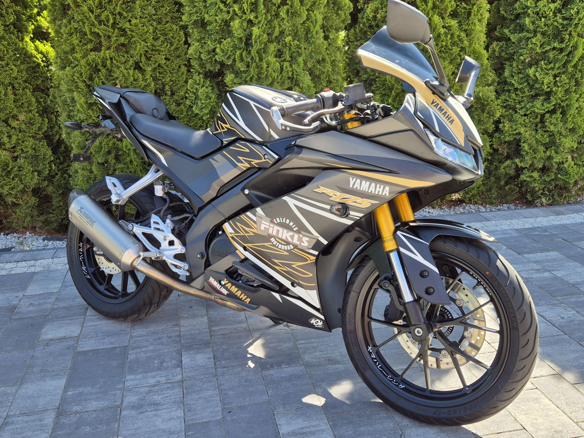 Yamaha YZF r 125 AKRAPOVIC 2020 Kat B a1