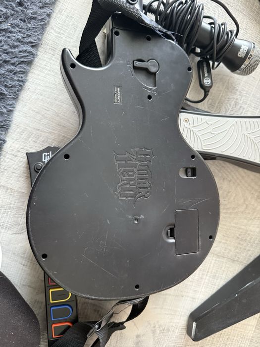 Rock band ps4 perkusja playstation gra cd mikrofon gitary