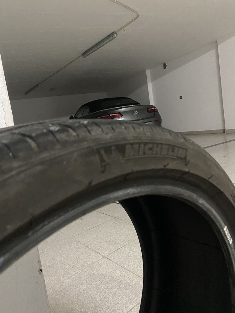 Jogo de pneus Porsche 911 295/30 ZR19 radial Michelin  235/35 ZR19 radial Michelin