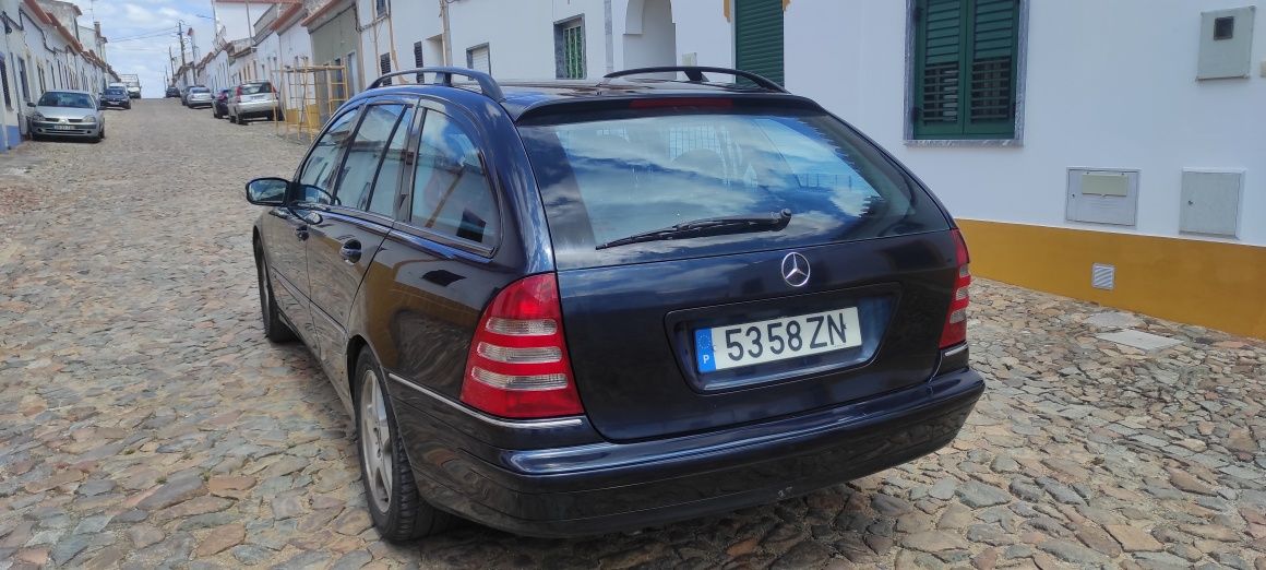 Mercedes C220 Avantgarde ano 2003 caixa automática