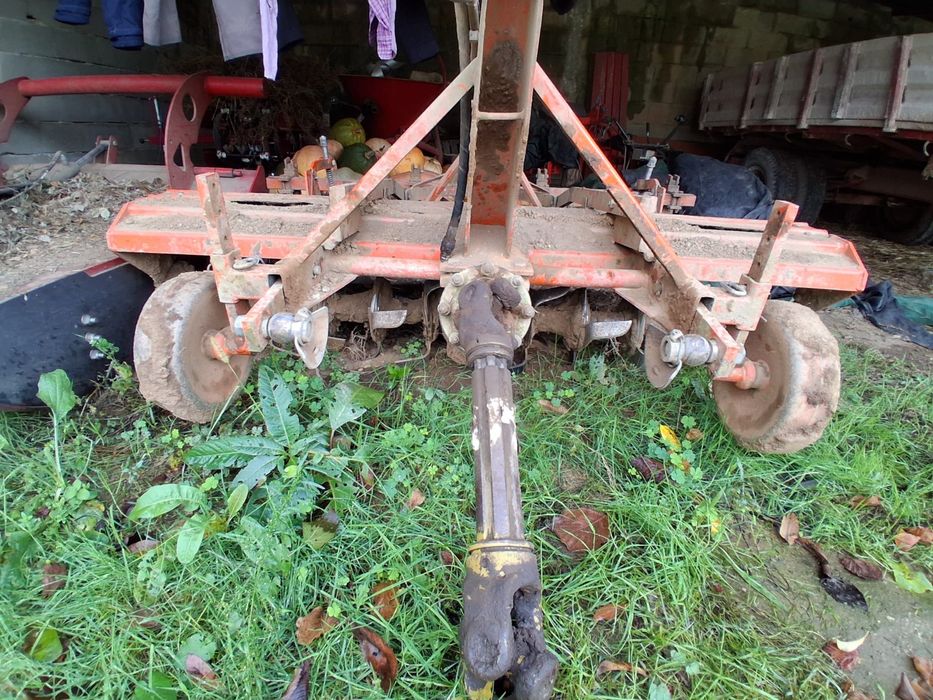 Vendo frese galucho 1900 com avrerregos hidralicos