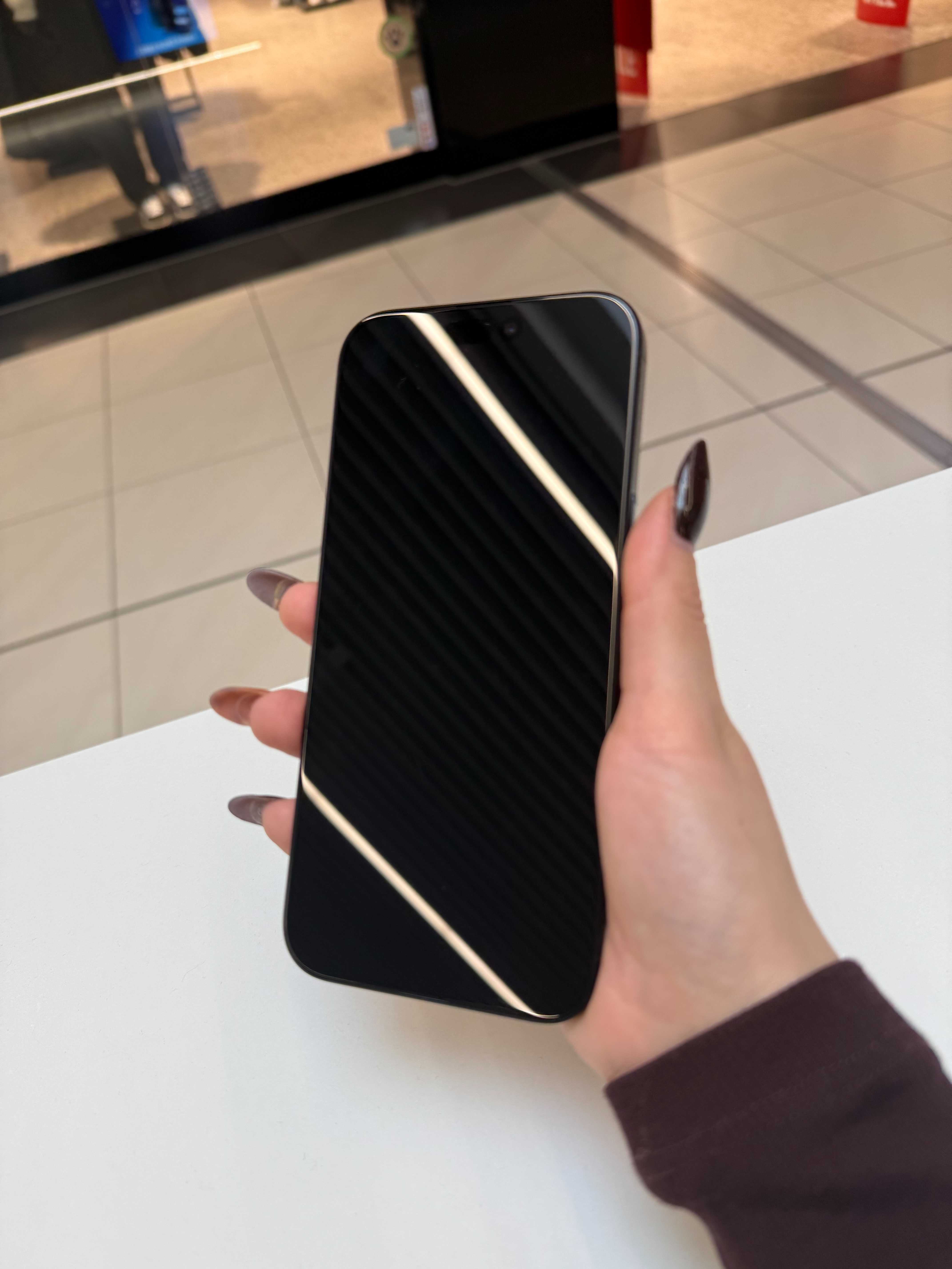 iPhone 16 Pro Max 256 GB Black Titanium – jak nowy!