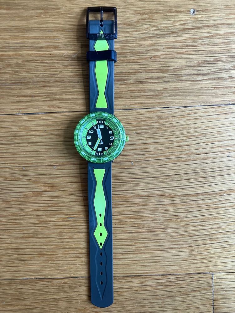 Relogio criança SWATCH com codigo e caixa original