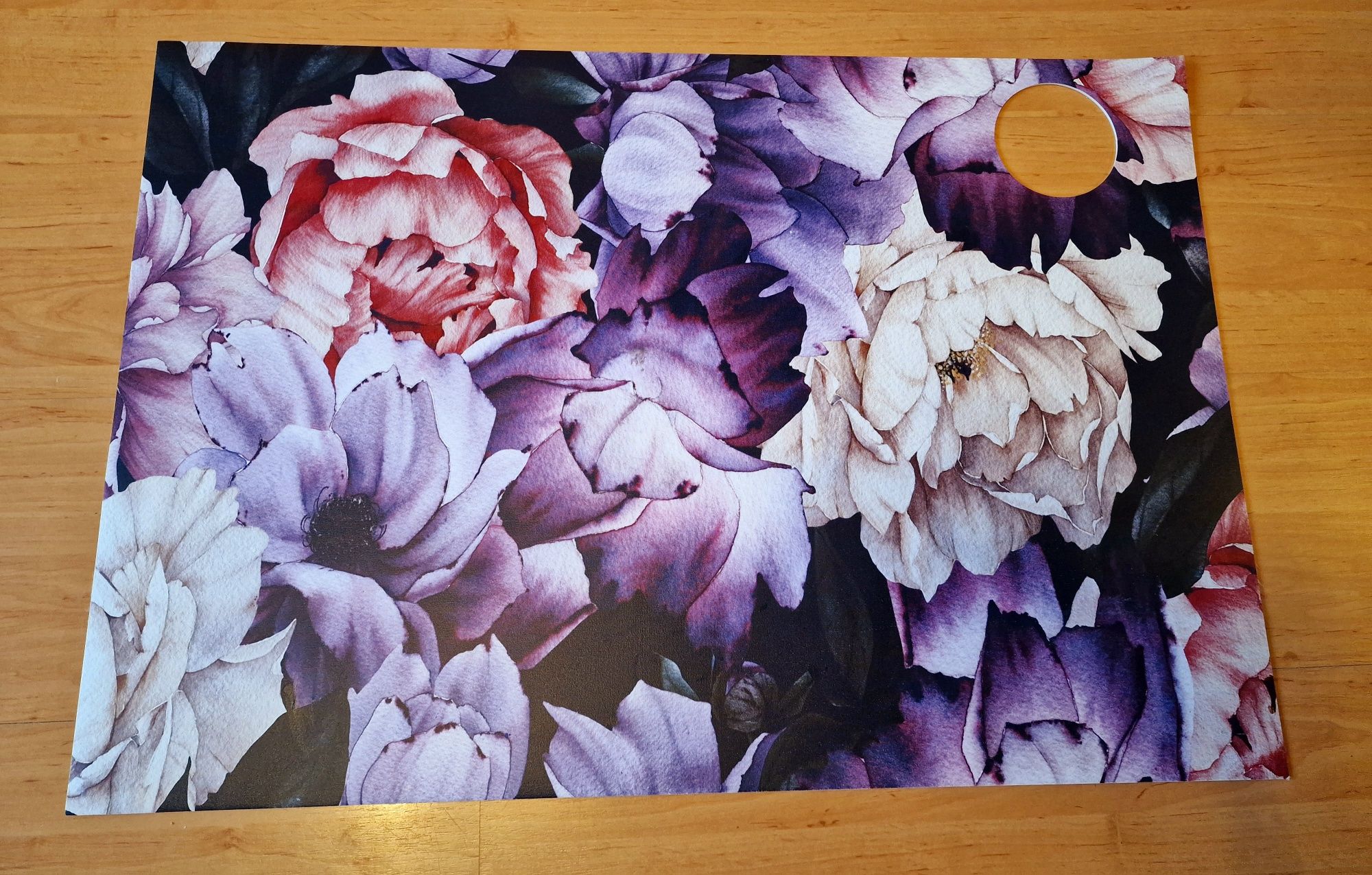 Mata na biurko Ikea Micke 73x50 kwiaty, otwory