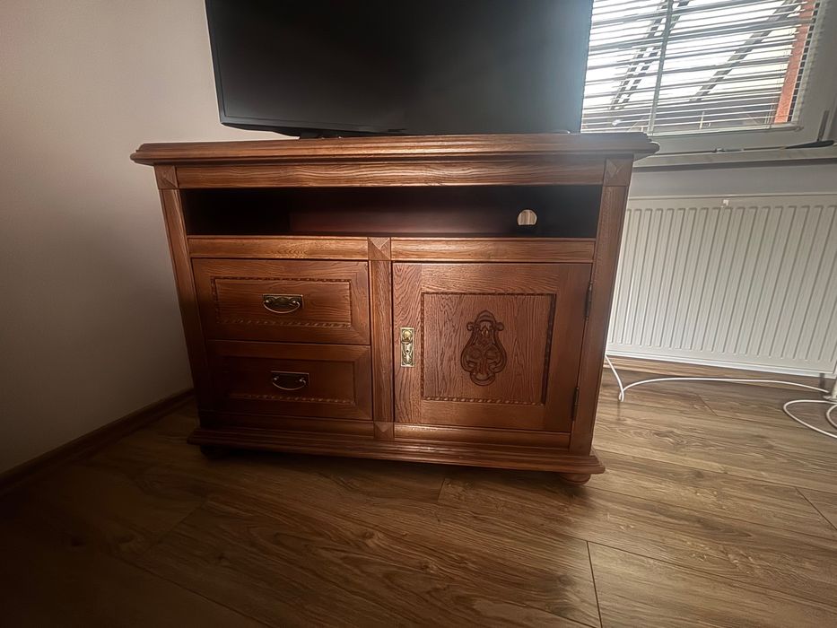 Zestaw mebli drewnianych półka komoda stolik