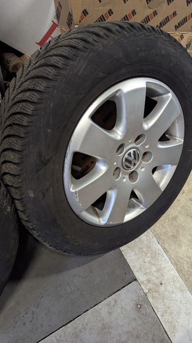 Диски Volkswagen r 16 5*120 шини зима Goodyear r16 * 65* 215