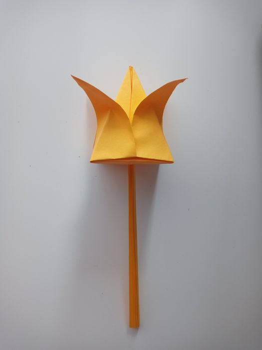 Papierowy kwiat (ręcznie robiony)