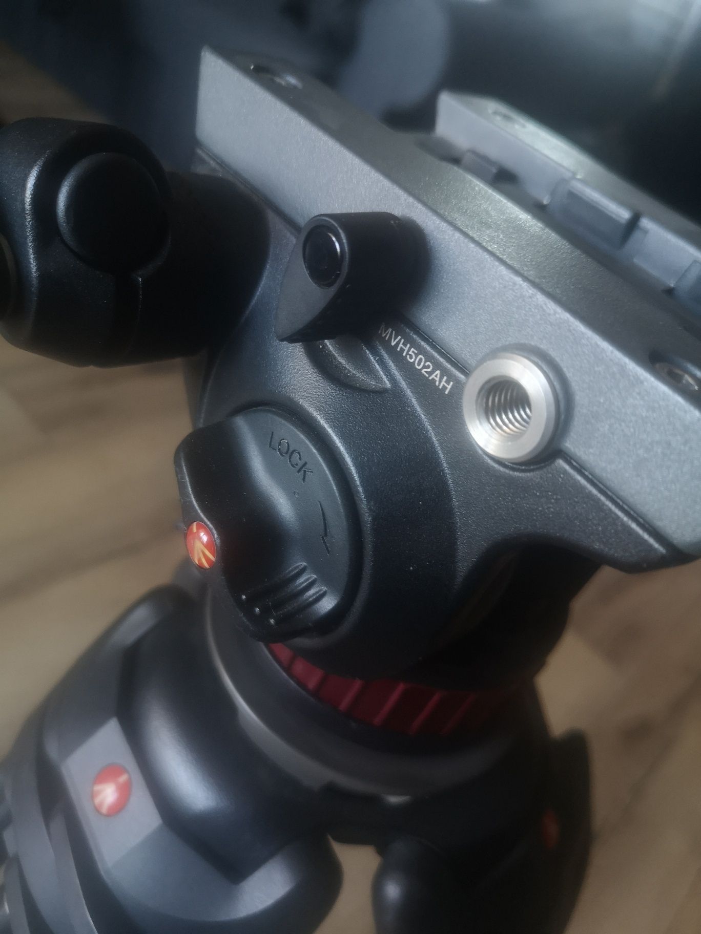 Kamera CANON C300 + statyw MANFROTTO