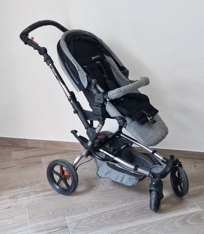 Carrinho de passeio para bebé da marca Jané