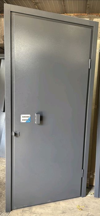 Вхідні металеві двері для тамбурних перегородок/Нестандартні розміри