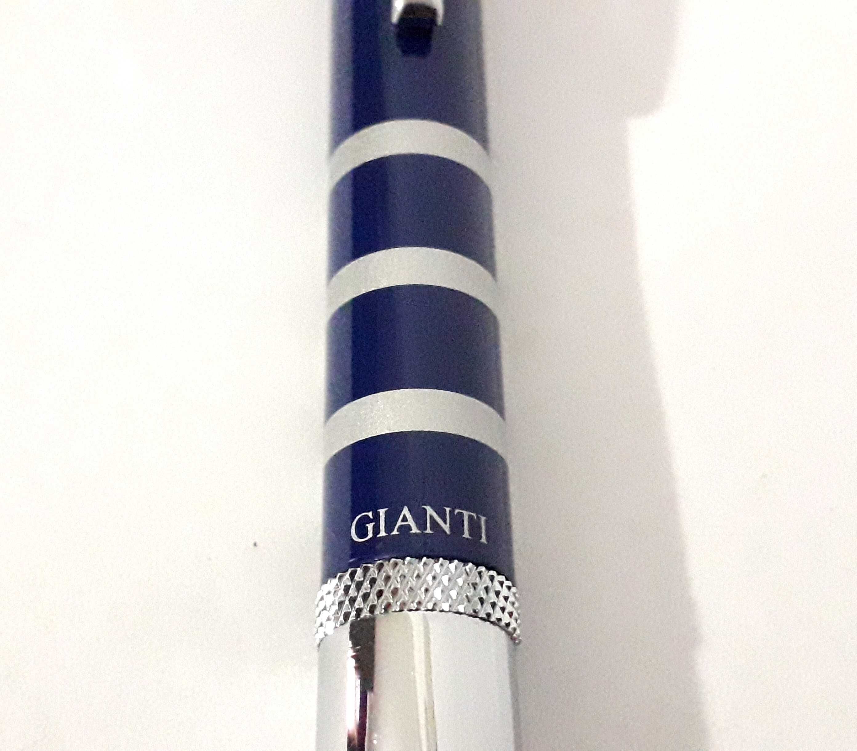 Caneta Esferográfica em metal da Gianti - Nova