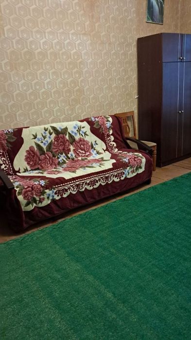 оренда 1-кімнатної квартири з окремую кухнею у комунальній квартирі