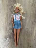 Lalka Barbie z krótkimi włosami ogrodniczki koszulka