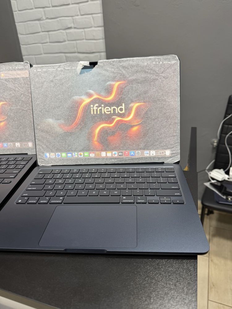 New Open Macbook Air M2 16/256gb midnight