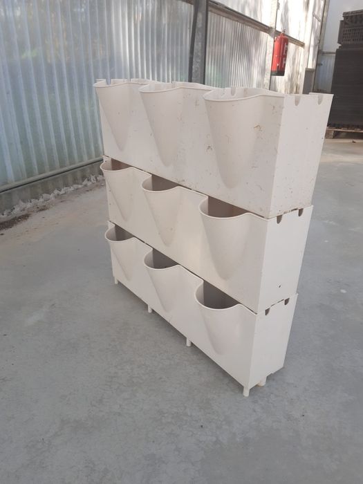 Floreiras empilháveis usadas