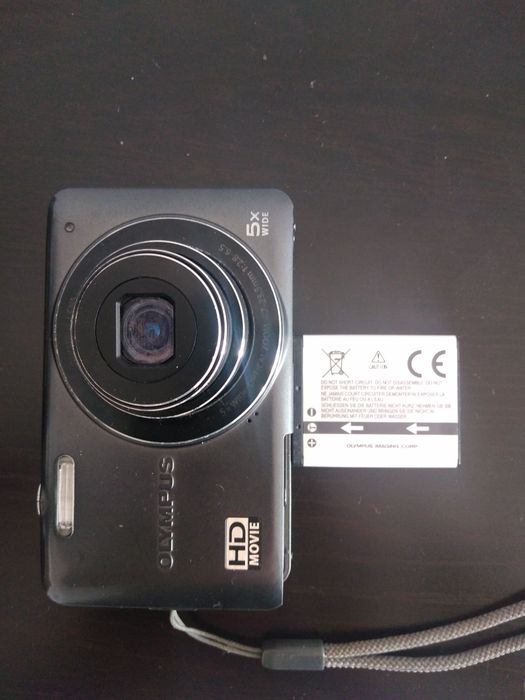 Câmara fotográfica OLYMPUS VG-120 14MP para peças/recuperar