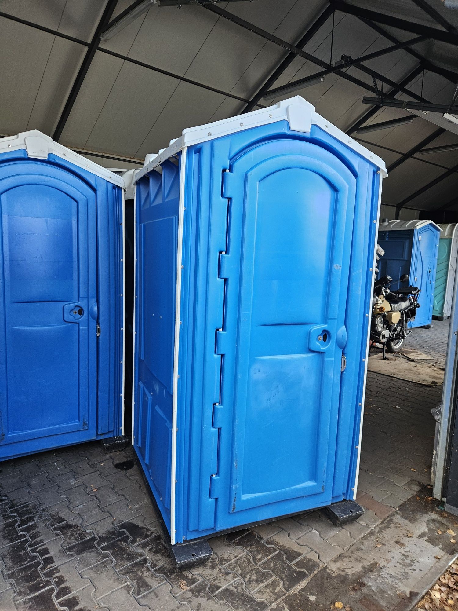 Toaleta przenośna, wc na działkę, budowę toitoi
