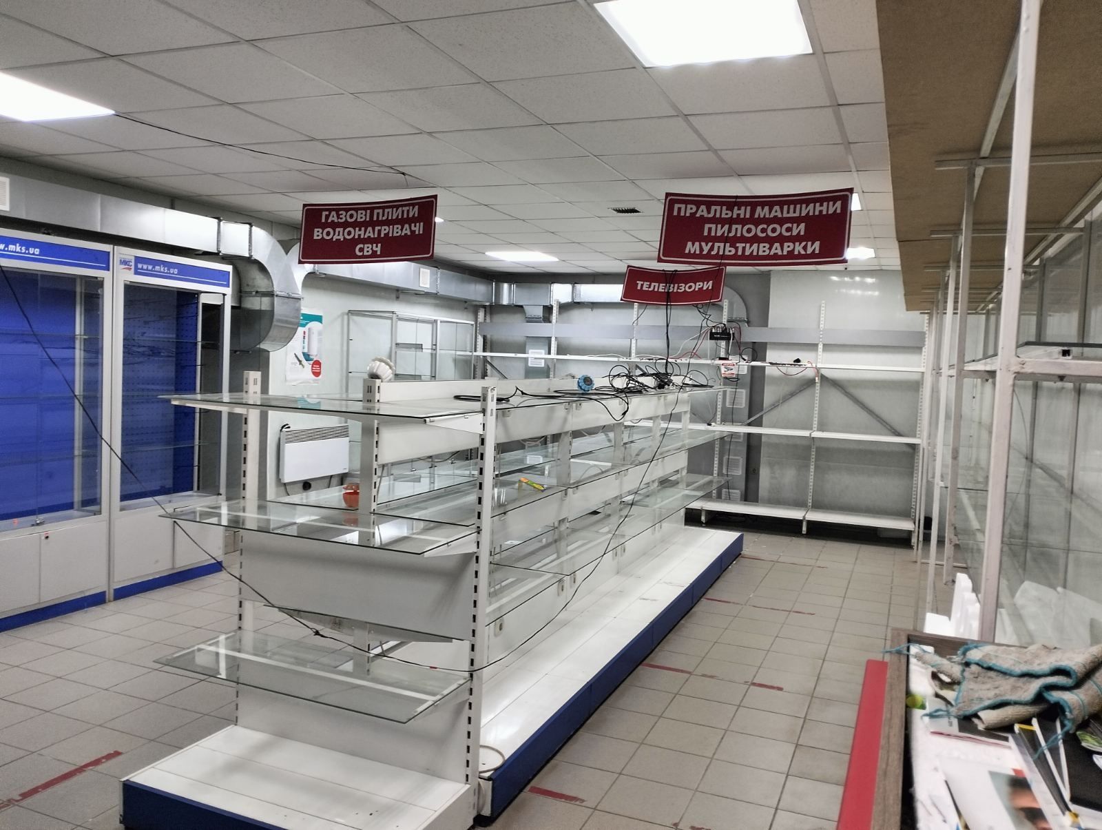 Продам торгове приміщення. м.Ямпіль. Вул.Свободи,144.
