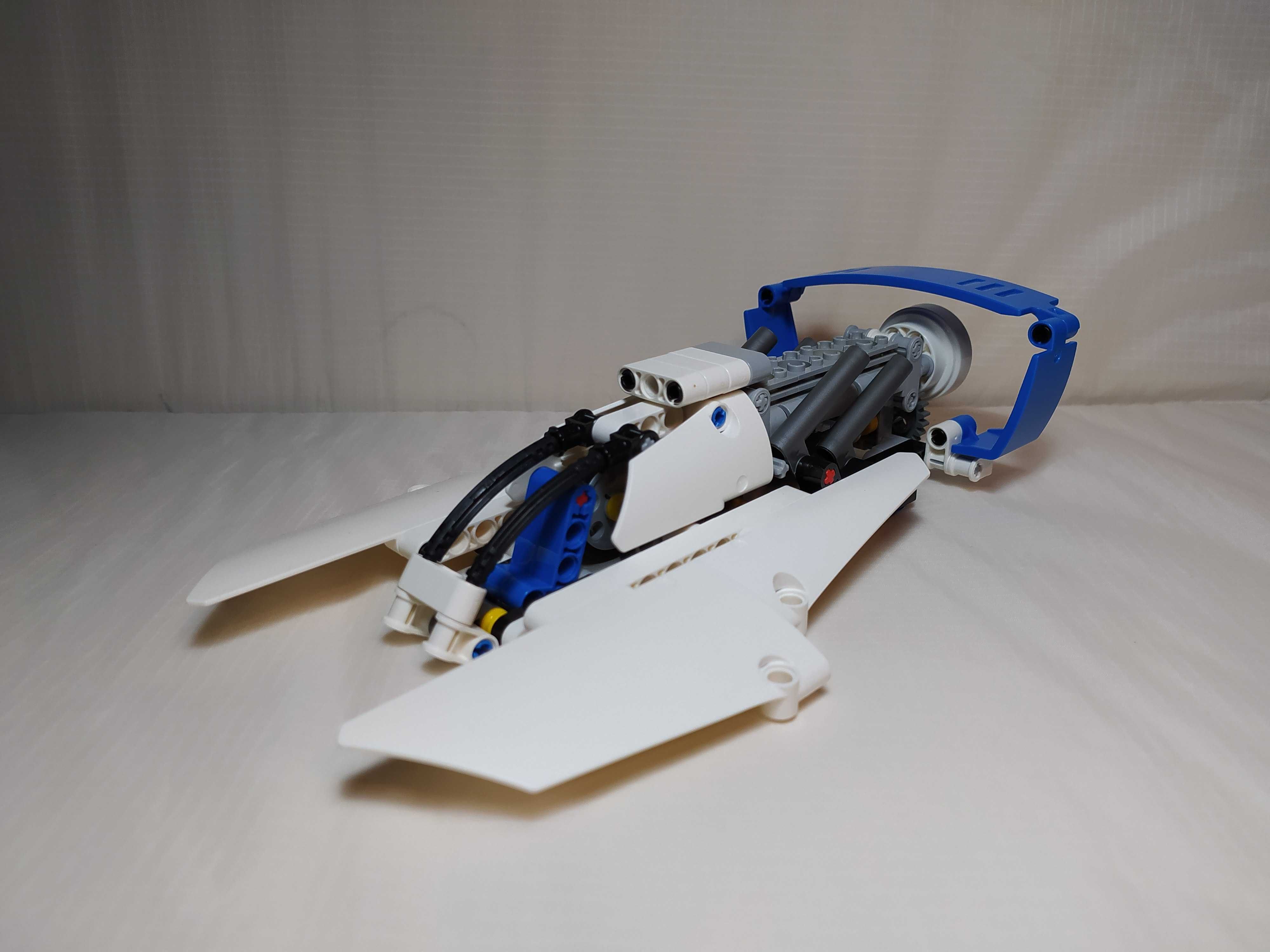 Kompletny zestaw Lego Technic 42045 - Wyścigowy wodolot 2 w 1