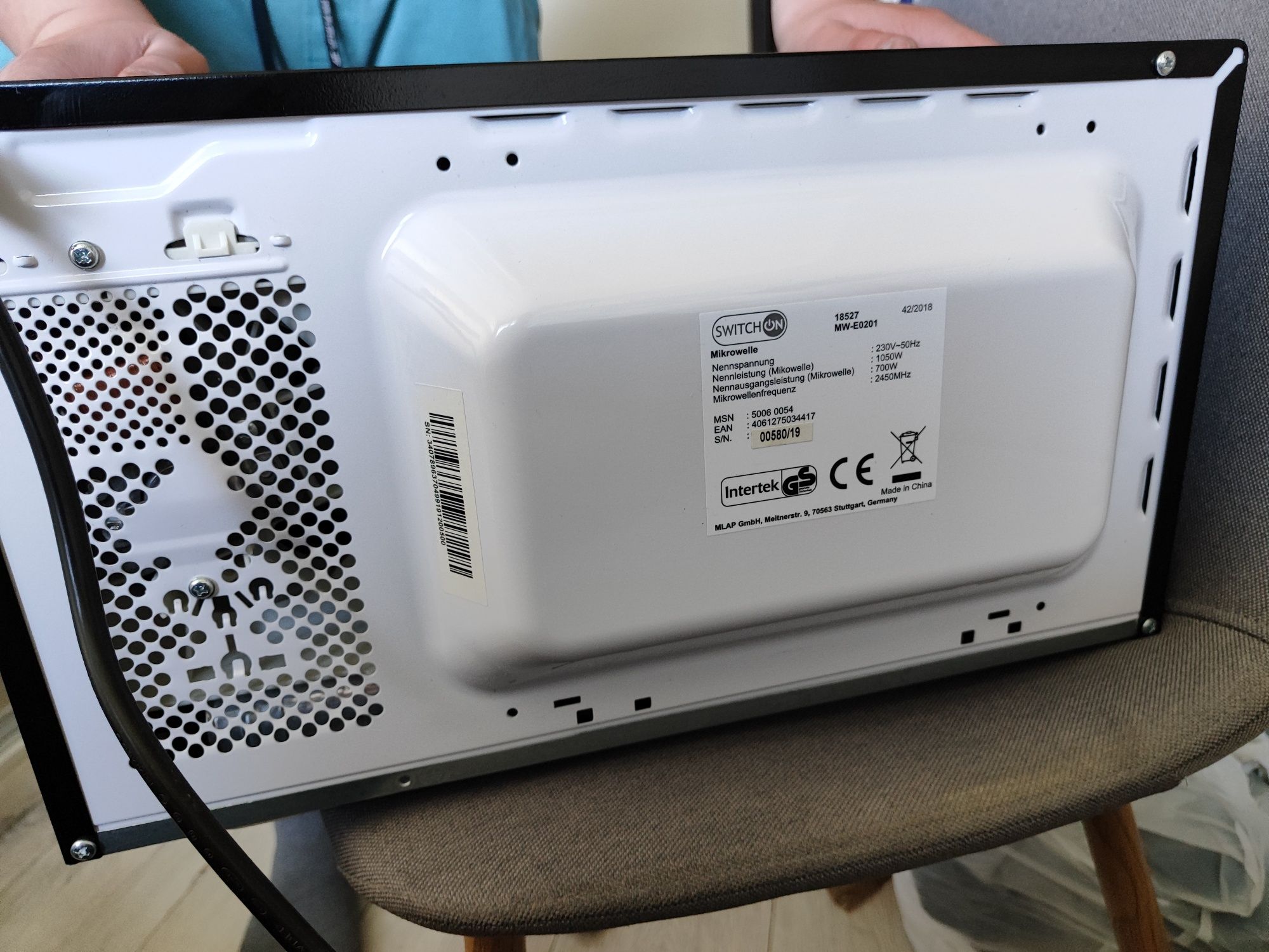 Mikrofala mikrofalówka switch on 700w