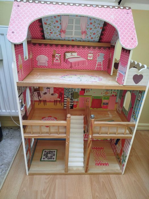 Domek drewniany dla lalek
