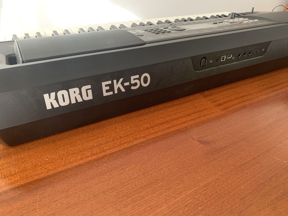 Teclado Korg EK-50