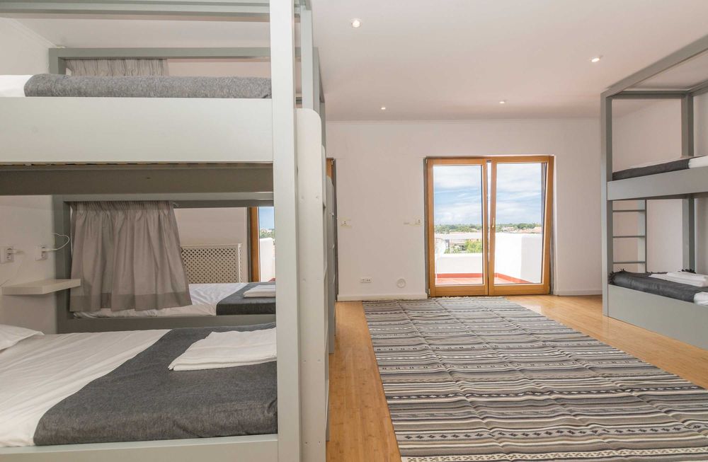 Belixes de madeira de alta qualidade/Bunk beds made of quality wood