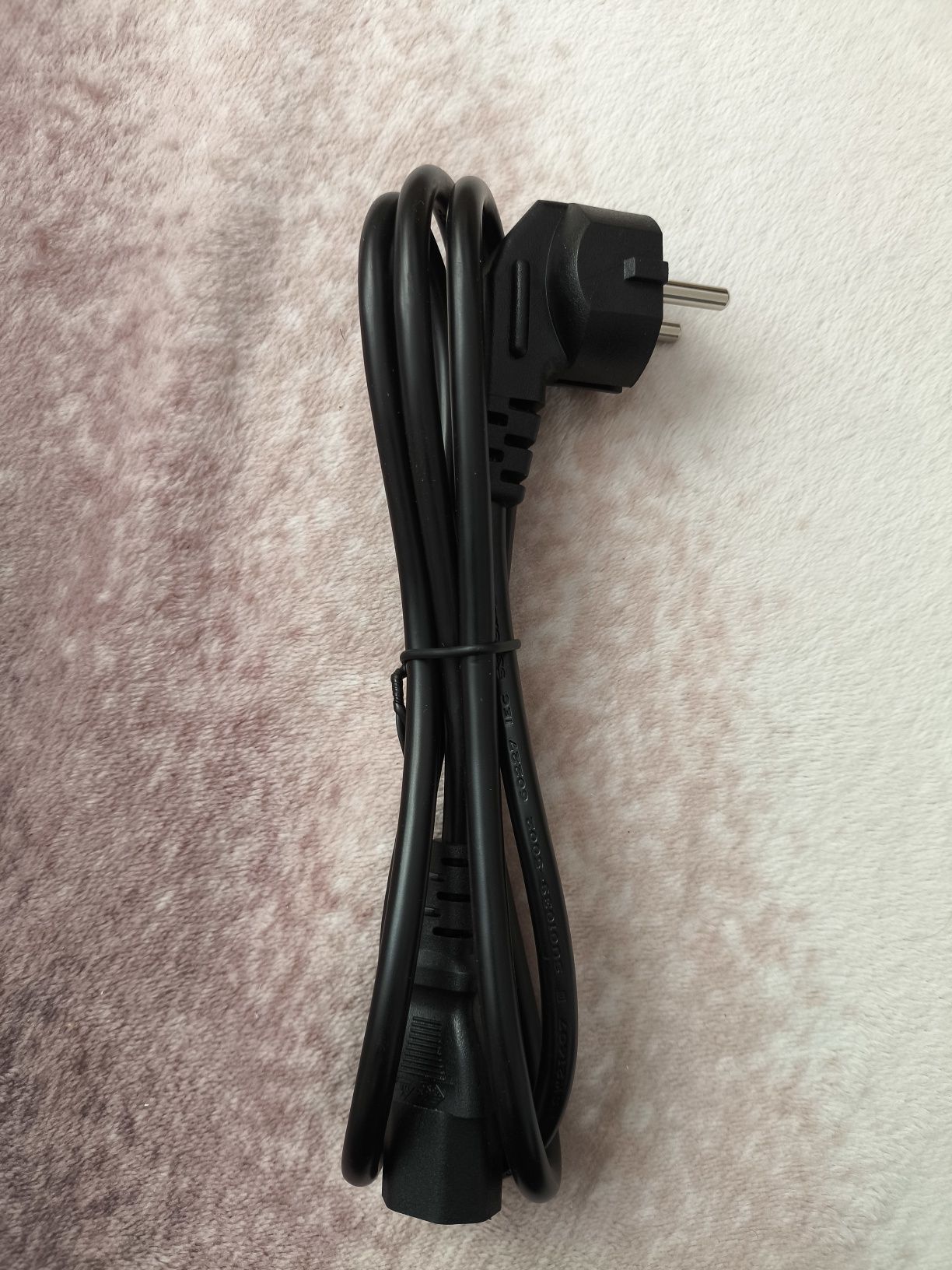Kabel zasilający do komputera, monitora etc.
