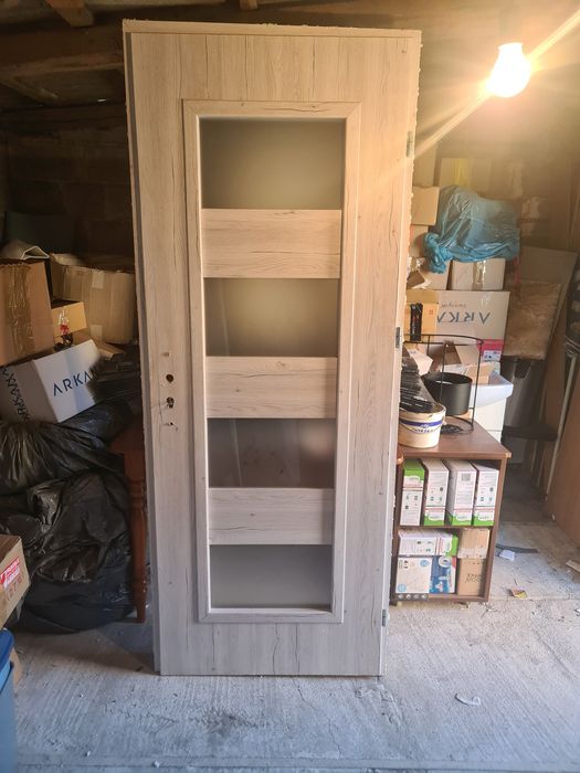 Drzwi lewe 70x190 z futryną Listwy wykończeniowe