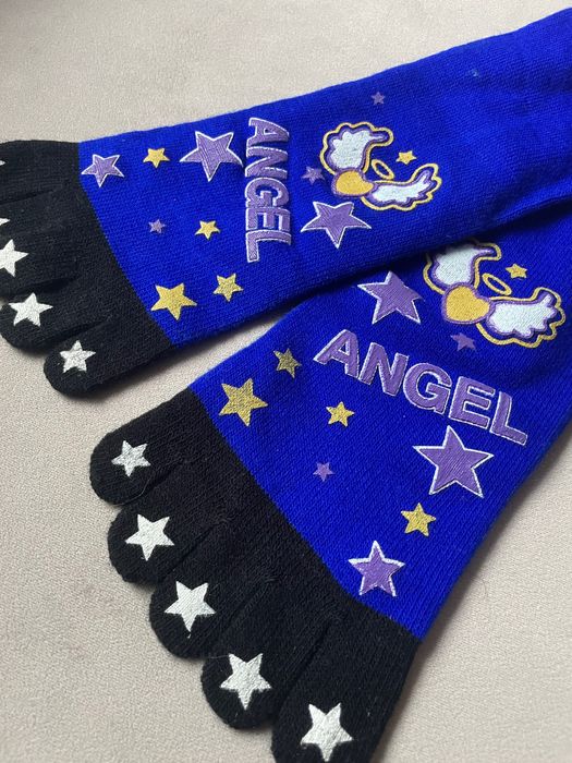 Skarpetki z palcami i podkolanówki