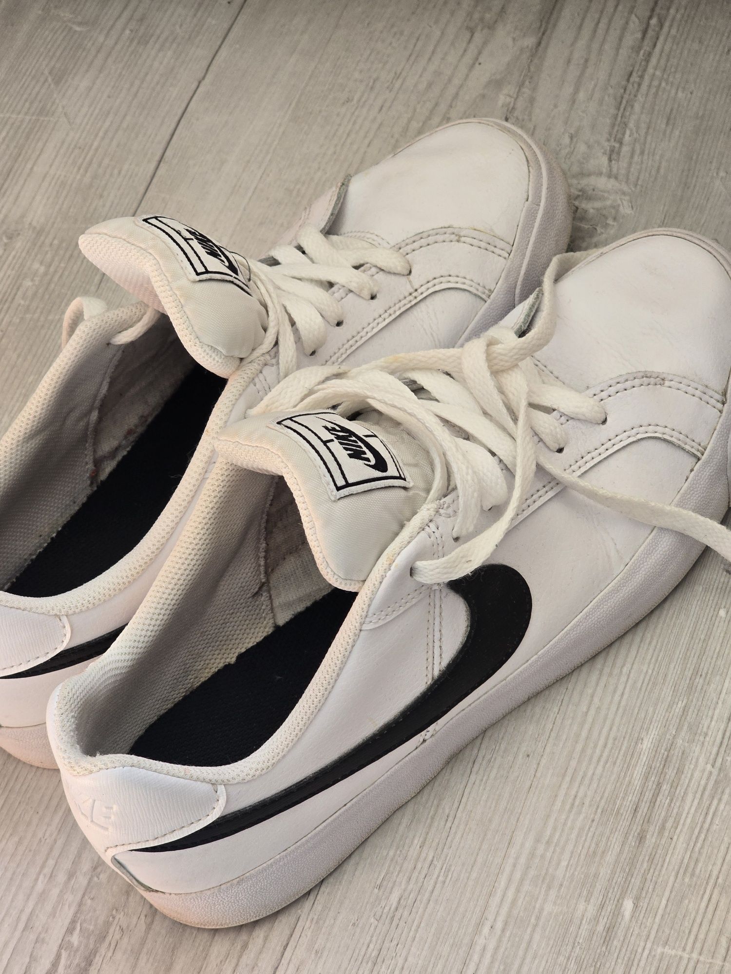 Sprzedam męskie buty NIKE rozm.42