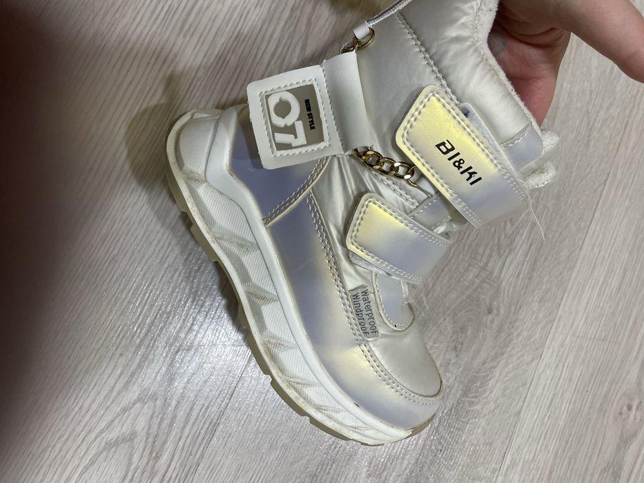 Зимові чоботи на дівчинку