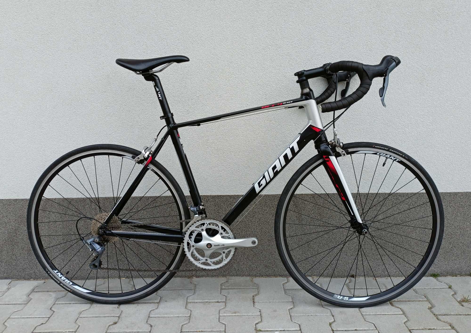 Rower Szosowy Kolarzówka GIANT DEFY 5 R ML 56 2X8 CLARIS