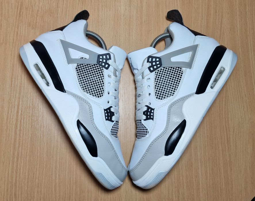 Кроссовки Air Jordan 4 Retro (40 размер)