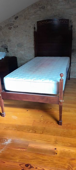 Cama Antiga em excelente estado
