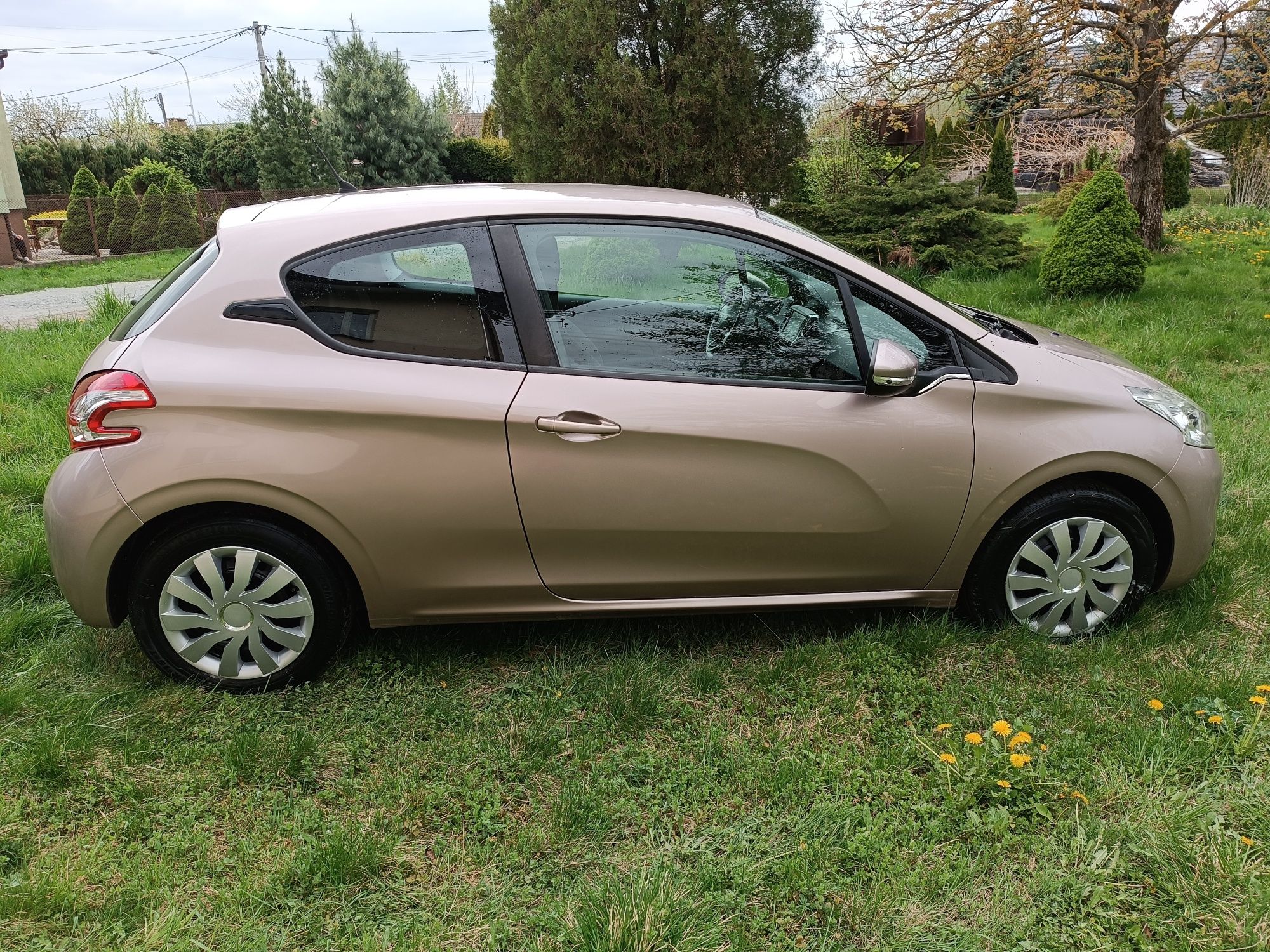 Peugeot 208 1.0 benzyna