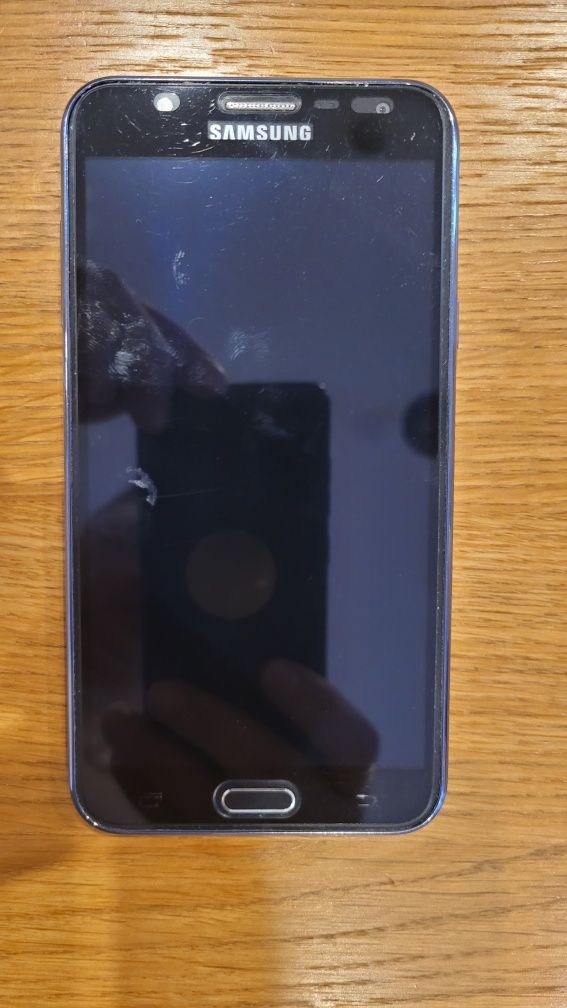 Samsung J7 Duos.