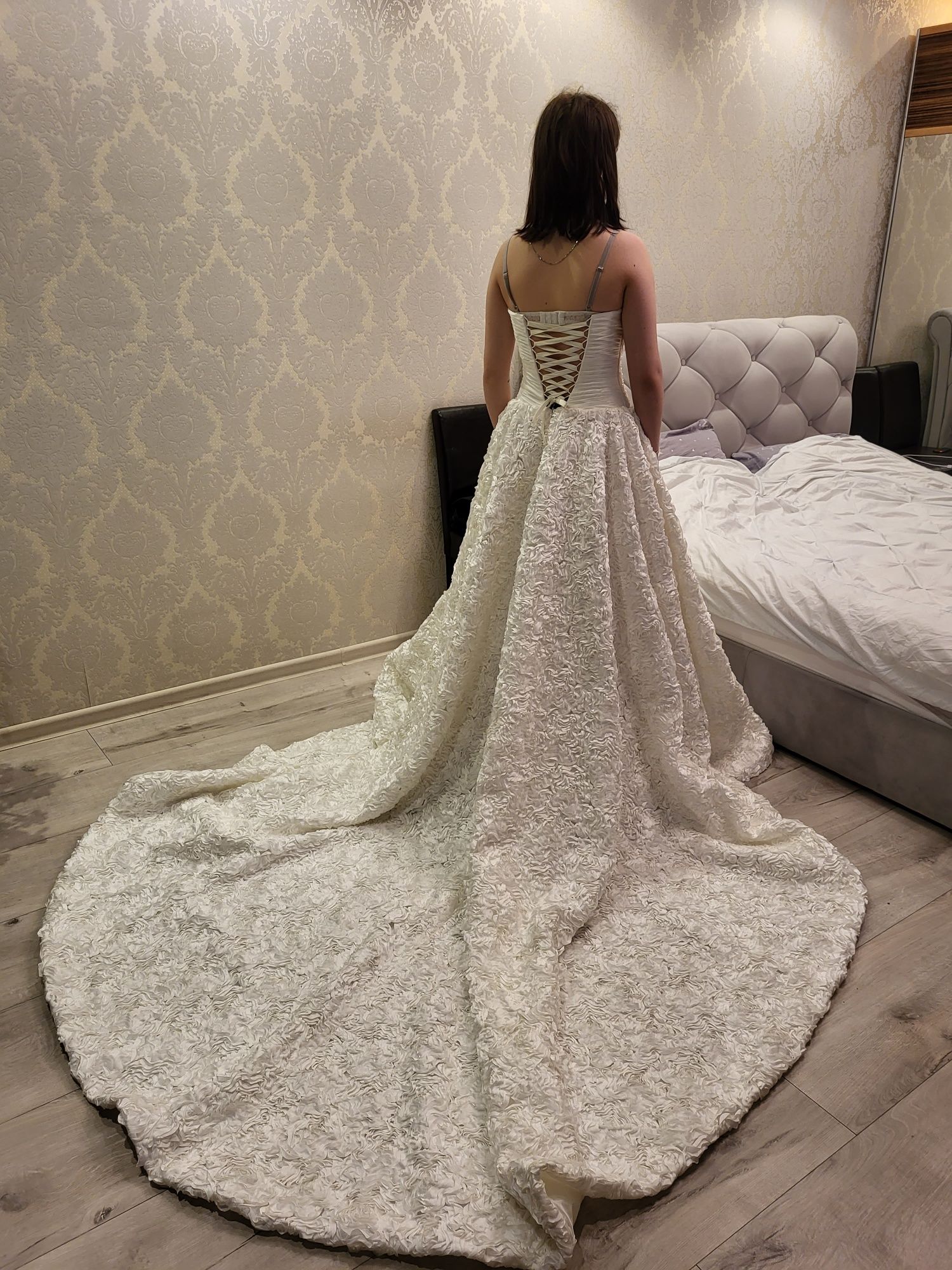 Плаття весільне зі шлейфом, платье свадебное, сукня на xxs- s