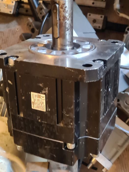 Silnik serwo mitsubishi HG-SR 352B  3,5  KW